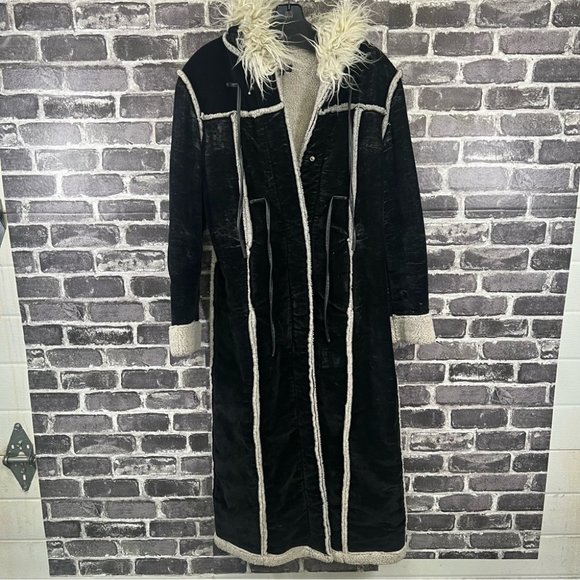 Aritzia Talula vintage like black hooded coat with fur. Size S - Picture 2 of 10